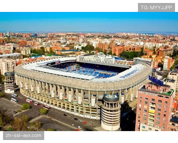 马德里市政厅在伯纳乌球场外设置大型欧冠主题球迷互动区